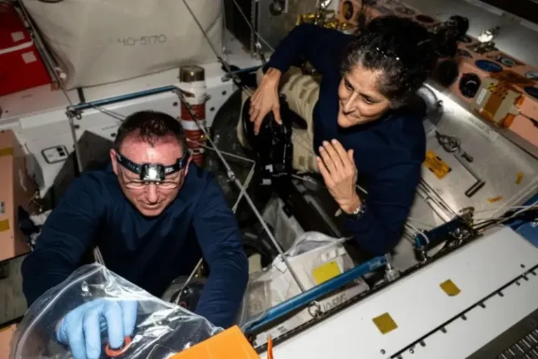 “Above the Earth: Astronauts Find Strength and Perspective During Unexpected Space Stay”